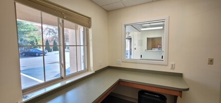 1353 Boston Post Rd, Madison, CT for lease Lobby- Image 1 of 9