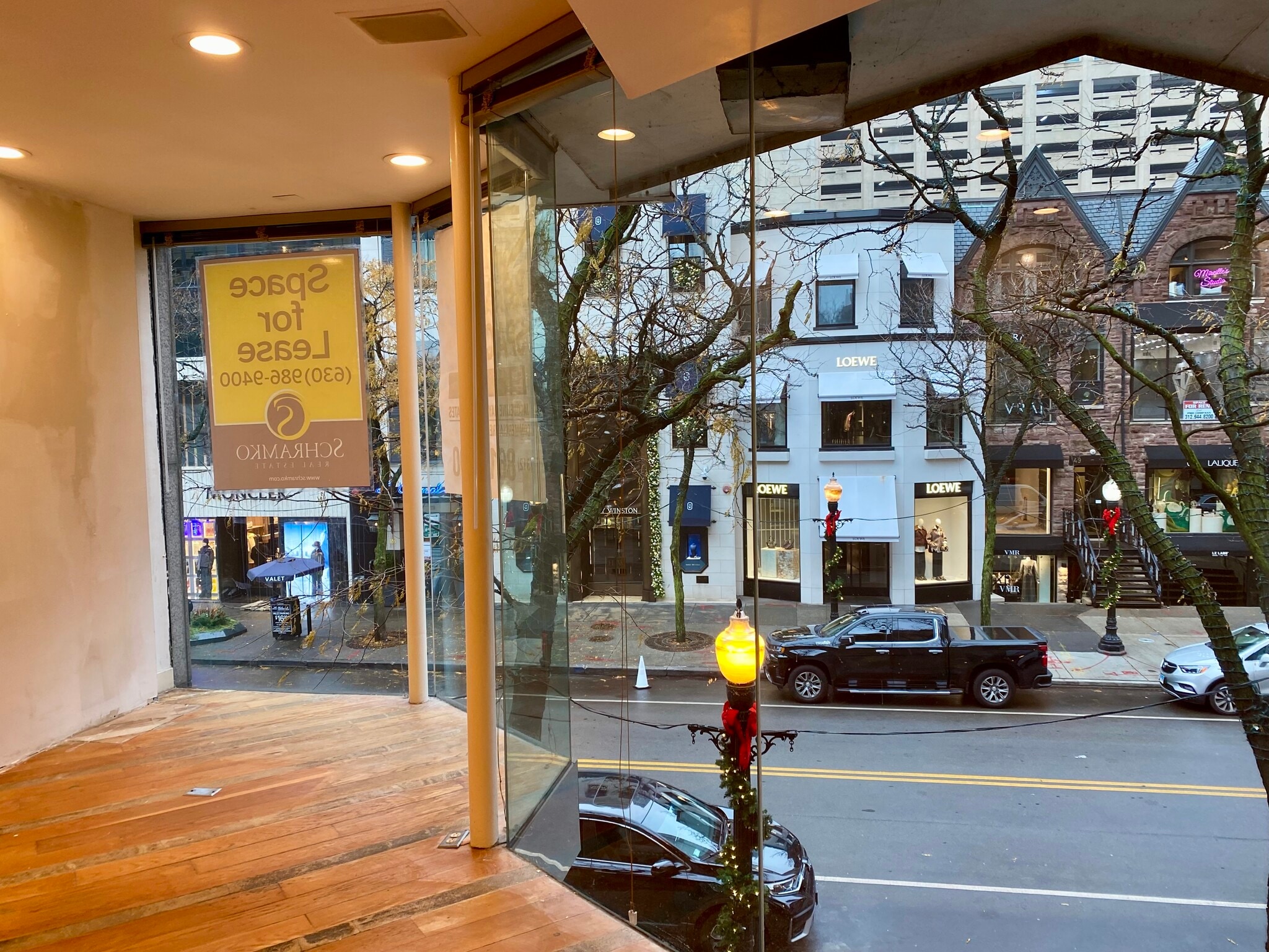 50 E Oak St, Chicago, IL for lease Interior Photo- Image 1 of 4