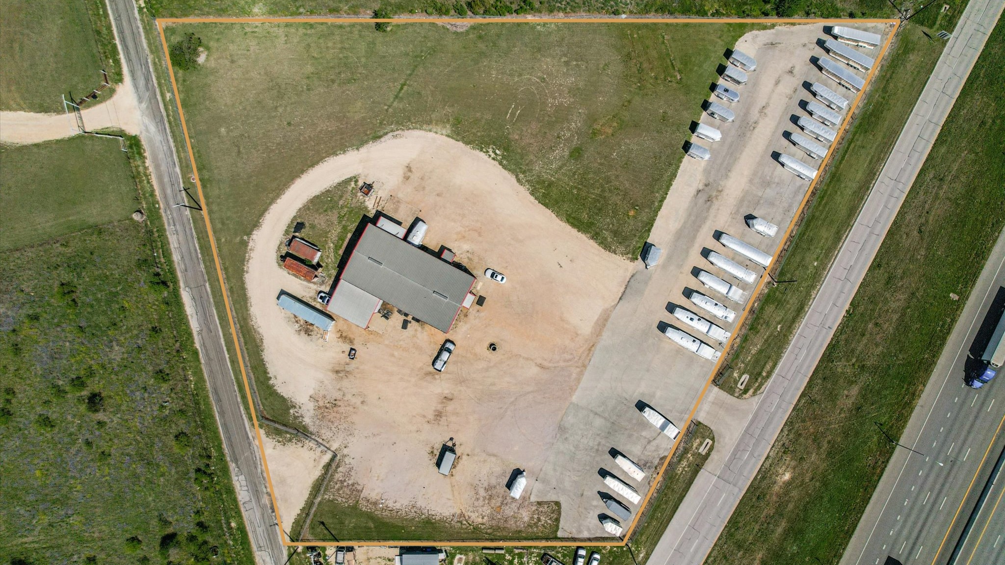 11495 IH 35 Service Rd, Jarrell, TX for lease Building Photo- Image 1 of 7