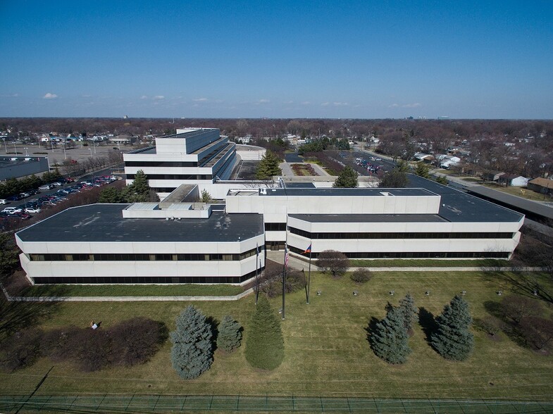 21001 Van Born Rd, Taylor, MI for lease - Building Photo - Image 1 of 13