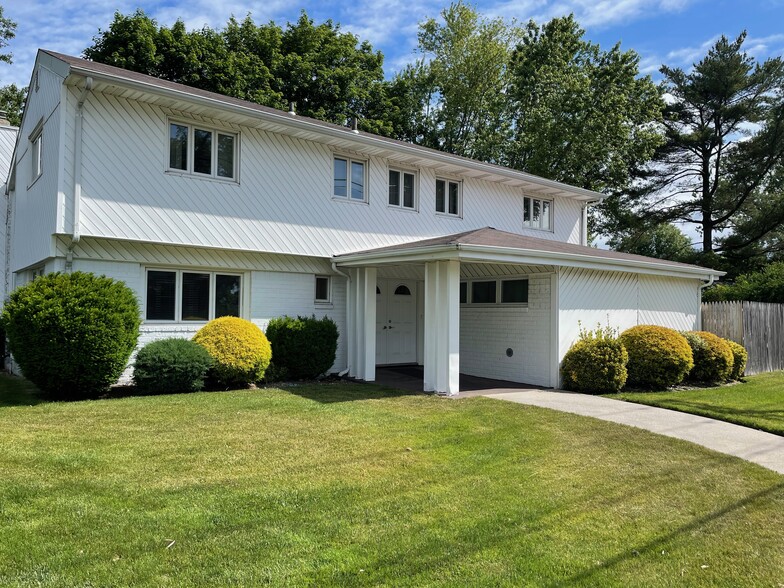 980 Old Country Rd, Plainview, NY for sale - Building Photo - Image 1 of 1