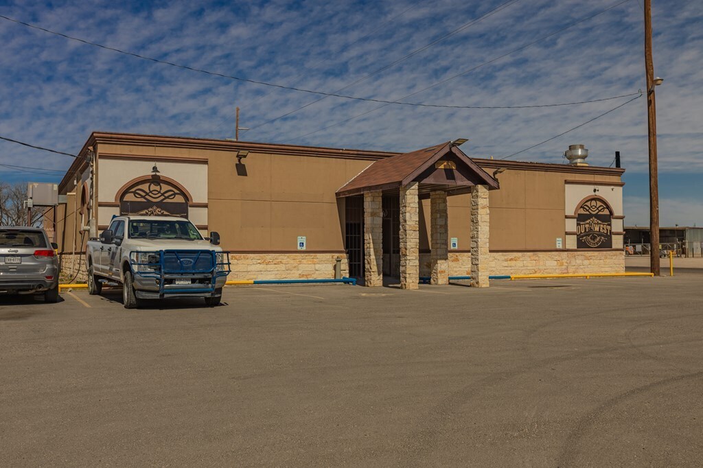 1600 N Main Ave, Monahans, TX for sale Building Photo- Image 1 of 1