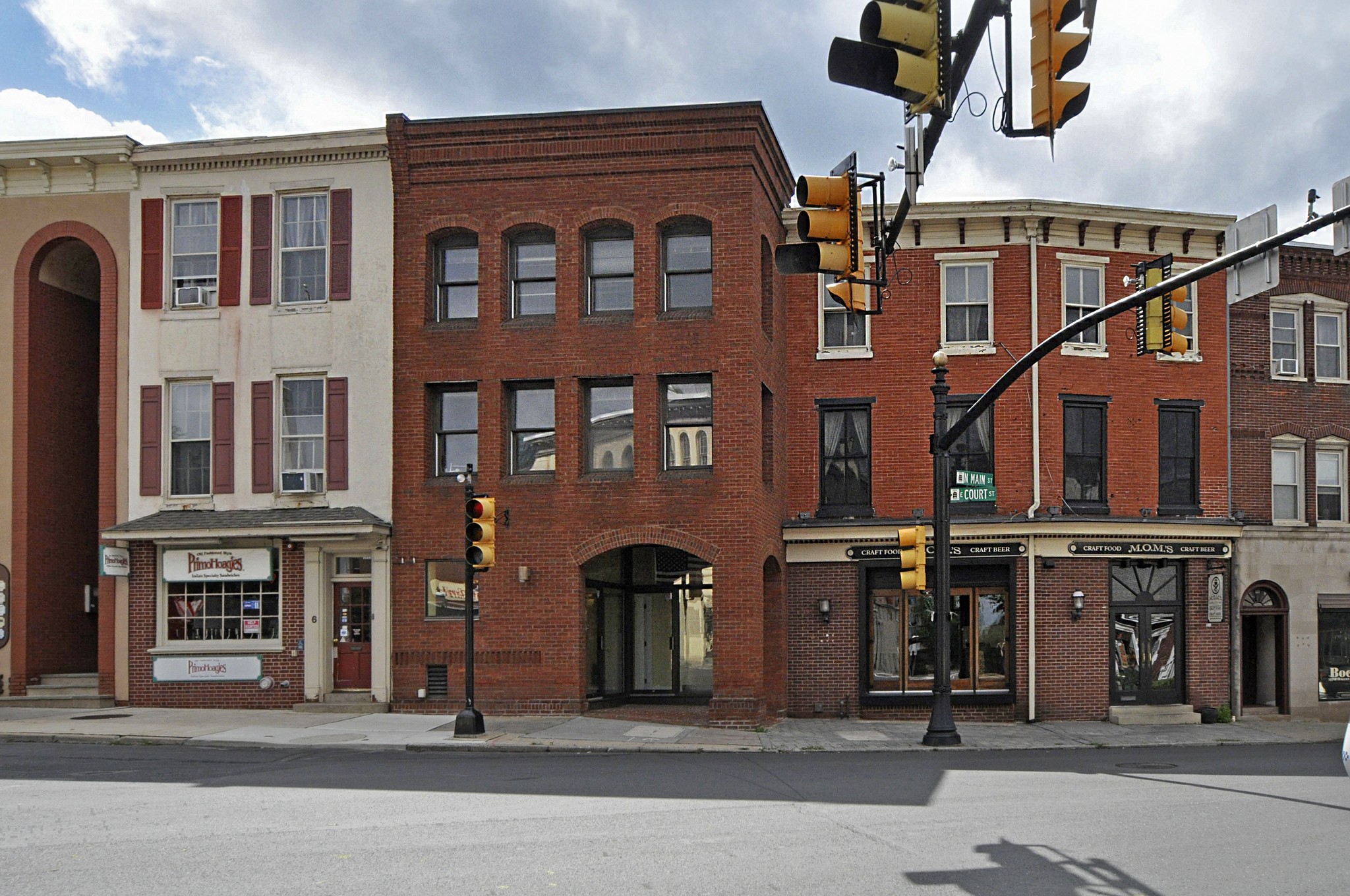 2 E Court St, Doylestown, PA for sale Primary Photo- Image 1 of 1