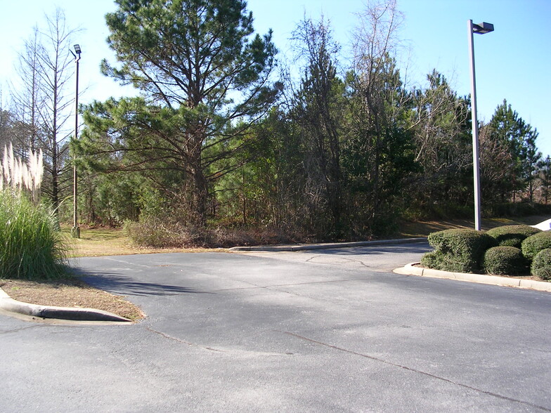 1722 Bush River Road -1, Columbia, SC for sale - Primary Photo - Image 1 of 9