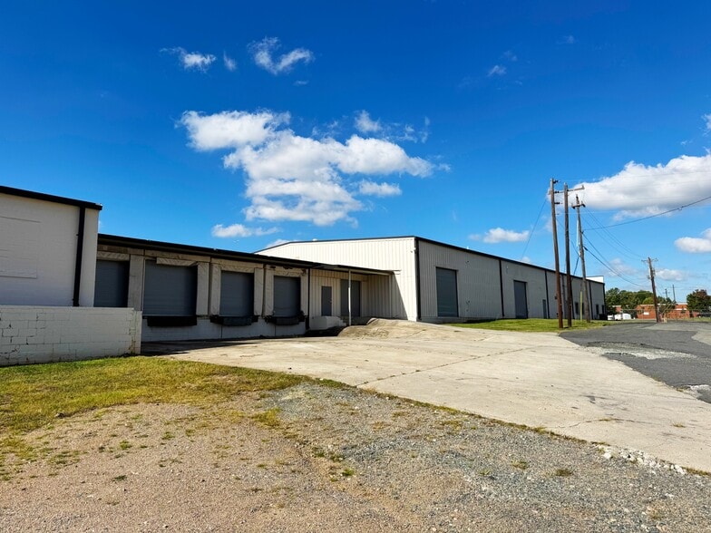 5216 Hovis Rd, Charlotte, NC for lease - Building Photo - Image 2 of 5