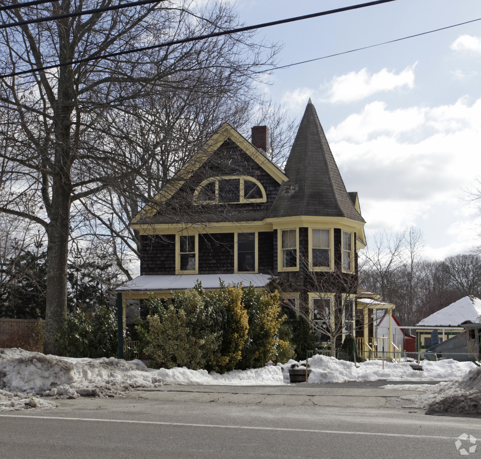 184 Main St, Center Moriches, NY for sale Primary Photo- Image 1 of 1