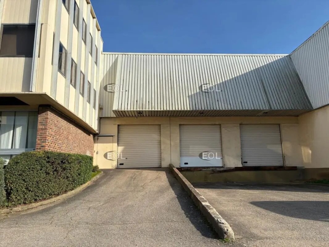 Industrial in L'HAY-LES-ROSES for lease Building Photo- Image 1 of 7