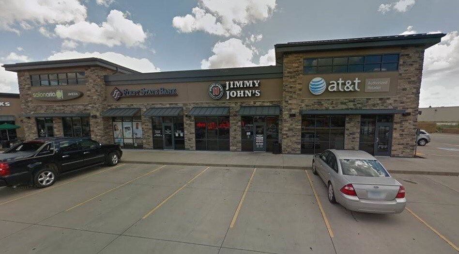 909 Middle Rd, Bettendorf, IA 52722