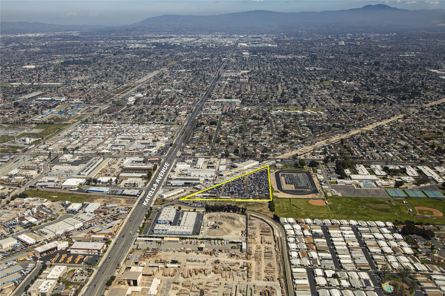 8188 Katella Ave, Stanton, CA for lease - Building Photo - Image 1 of 2