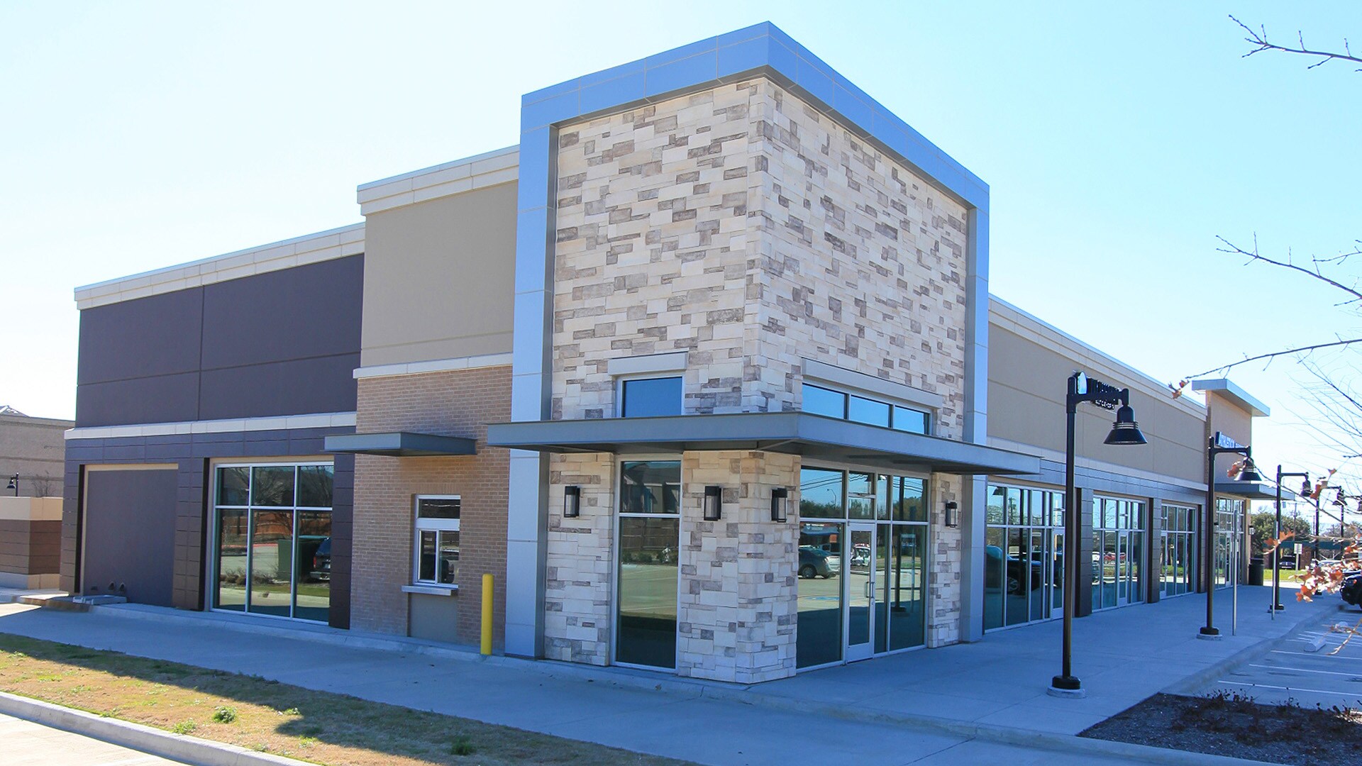 1411014370 Marsh Ln, Addison, TX 75001 Brookhaven Village