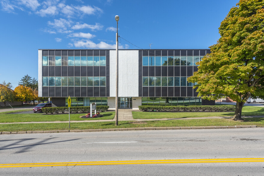 466 Willard Ave, Bedford, OH 44146 - Walsh Professional Center | LoopNet