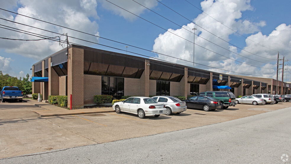 14520-14530 Old Katy Rd, Houston, TX for lease - Building Photo - Image 3 of 6