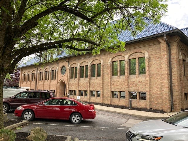 1020 Dennison Ave, Columbus, OH for lease Building Photo- Image 1 of 6