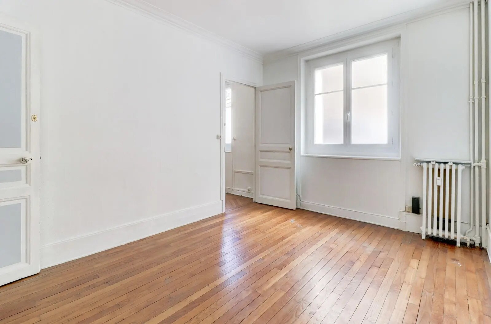 Office in Issy-les-Moulineaux for sale Interior Photo- Image 1 of 10