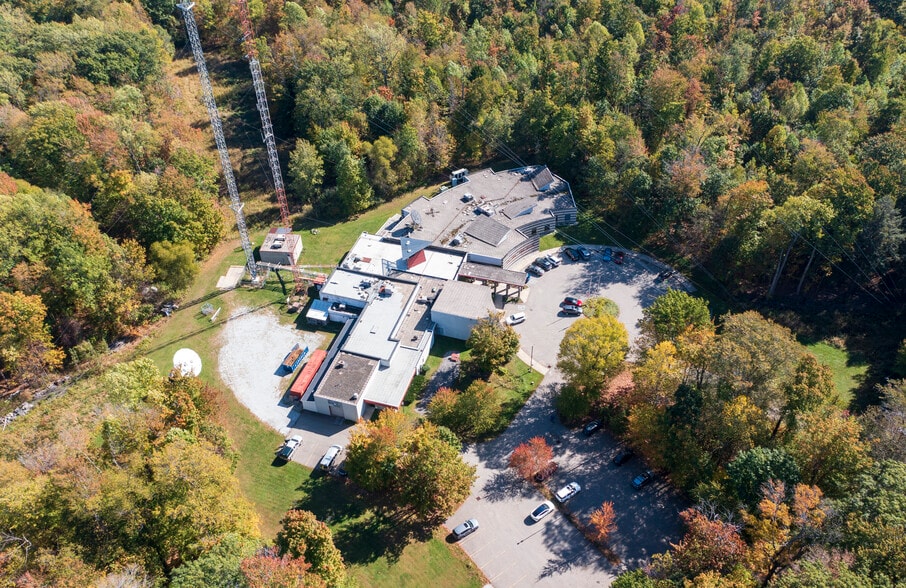 8425 Peach St, Erie, PA for sale - Primary Photo - Image 1 of 15