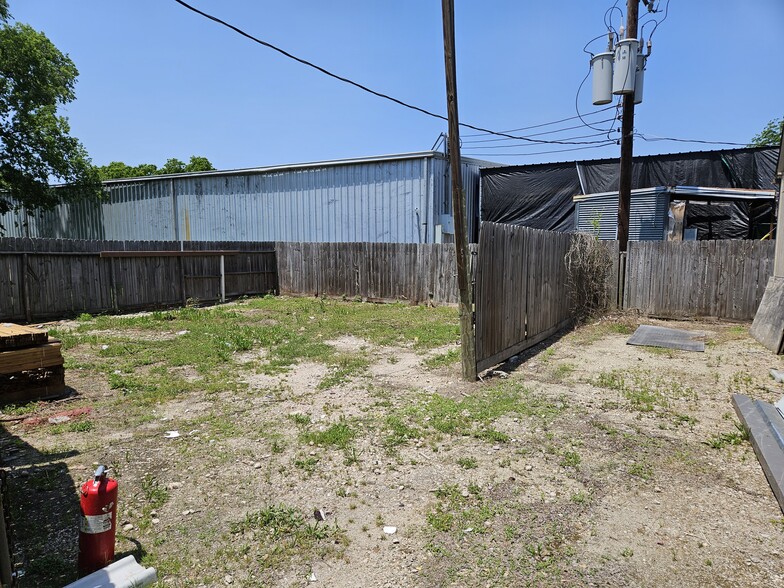 251 Gonyo Ln, Richmond, TX for lease - Building Photo - Image 2 of 11