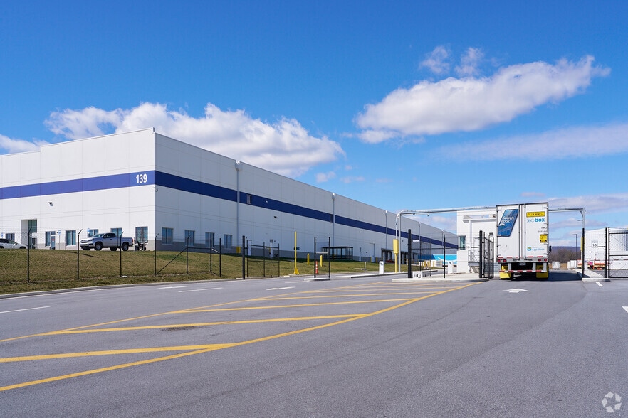 139 Development Dr, Martinsburg, WV for sale - Primary Photo - Image 1 of 1