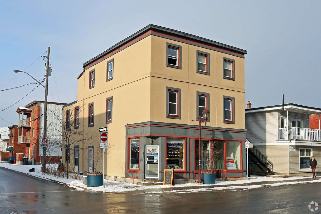 8385 Rue Eddy, Gatineau, QC J8X 2W3