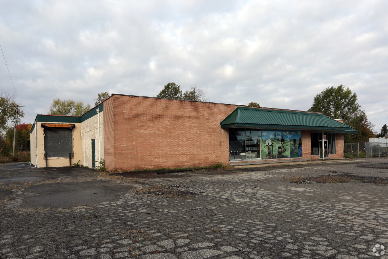 6730 Tod Ave, Warren, OH 44481