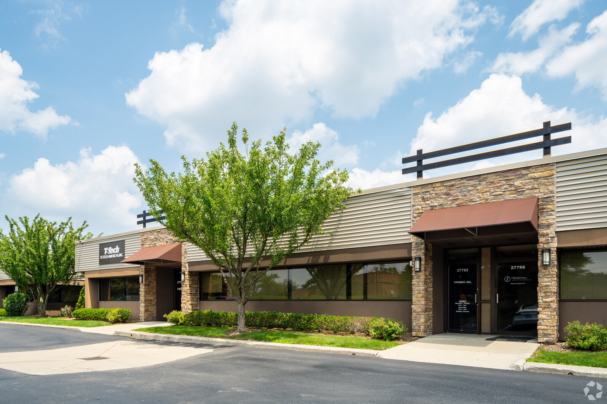 27650-27652 Franklin Rd, Southfield, MI for lease Building Photo- Image 1 of 45