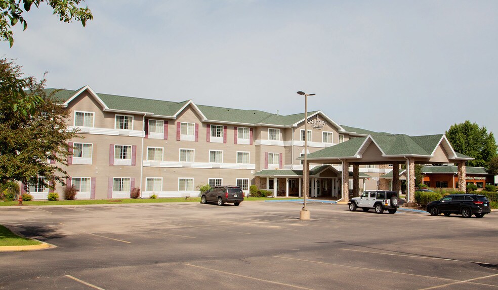 1801 Cabelas Ln, Prairie Du Chien, WI for sale - Building Photo - Image 1 of 1