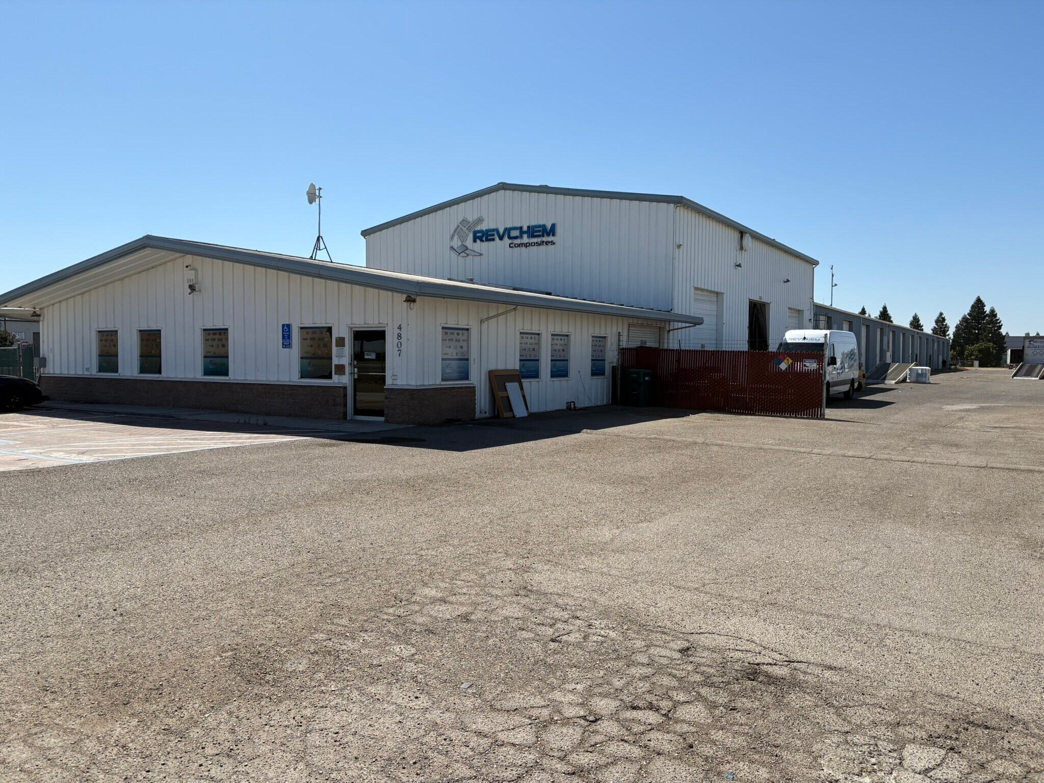 4807 Airport Way, Stockton, CA for lease Building Photo- Image 1 of 3