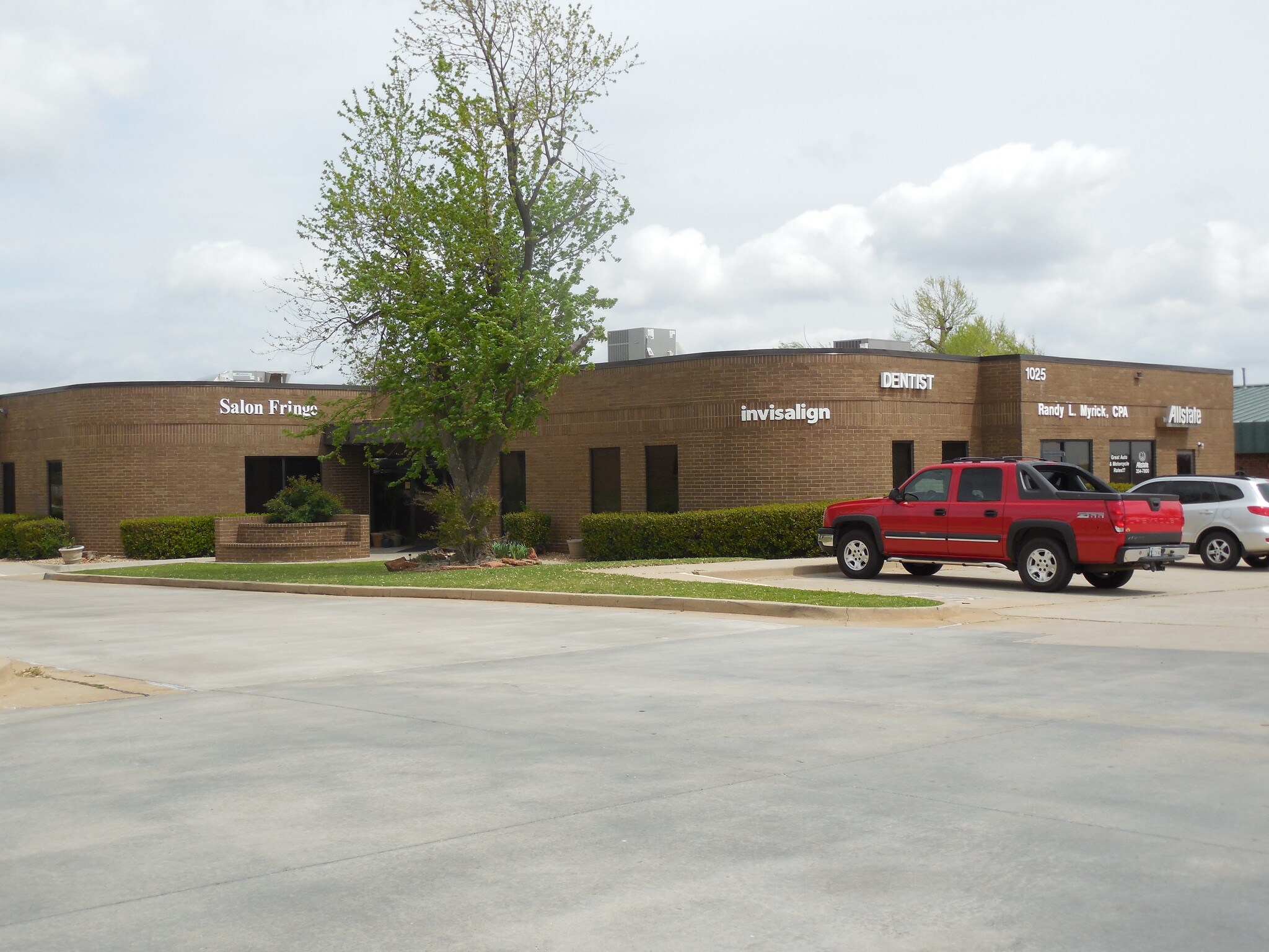 1025 E Vandament Ave, Yukon, OK for sale Building Photo- Image 1 of 1