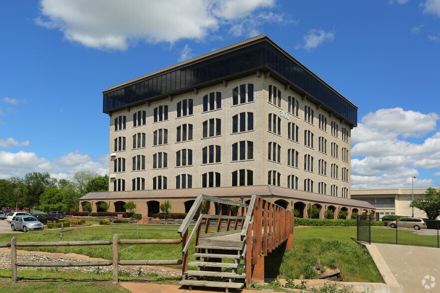 3105 E Skelly Dr, Tulsa, OK, 74105 Property For Lease on