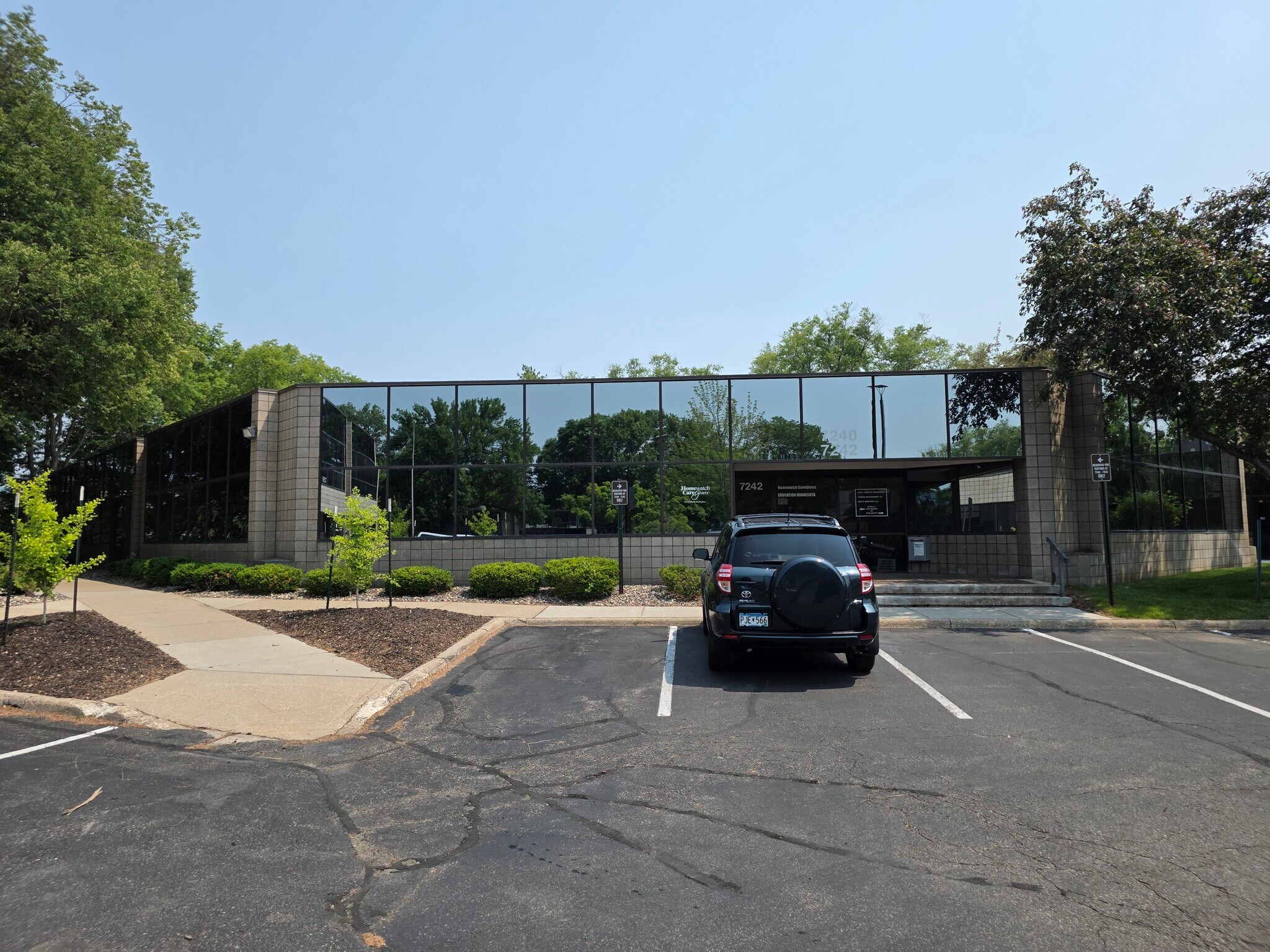 7240-7242 Metro Blvd, Edina, MN for sale Primary Photo- Image 1 of 1