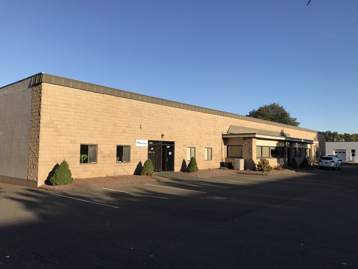 345 Nutmeg Rd S, South Windsor, CT 06074