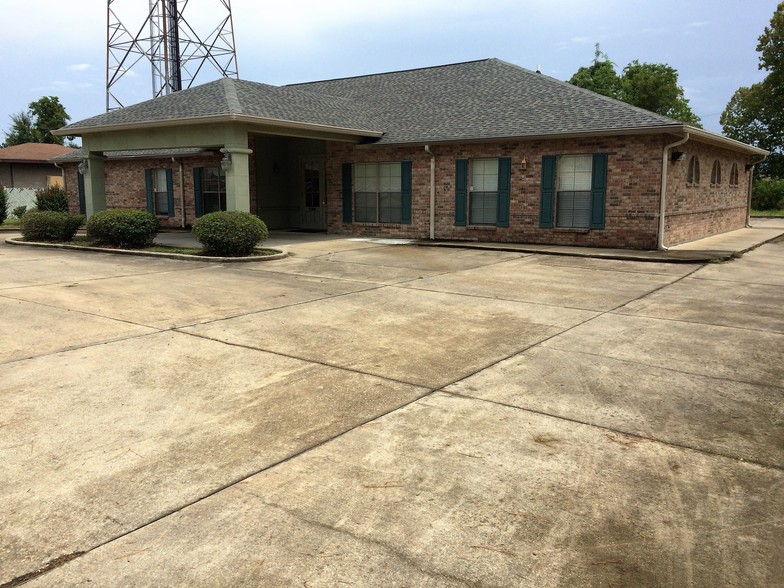 936 N Bon Marche Dr, Baton Rouge, LA for sale - Building Photo - Image 1 of 1