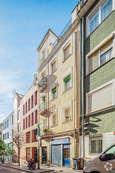 Multifamily in Madrid, Madrid for sale - Primary Photo - Image 1 of 1