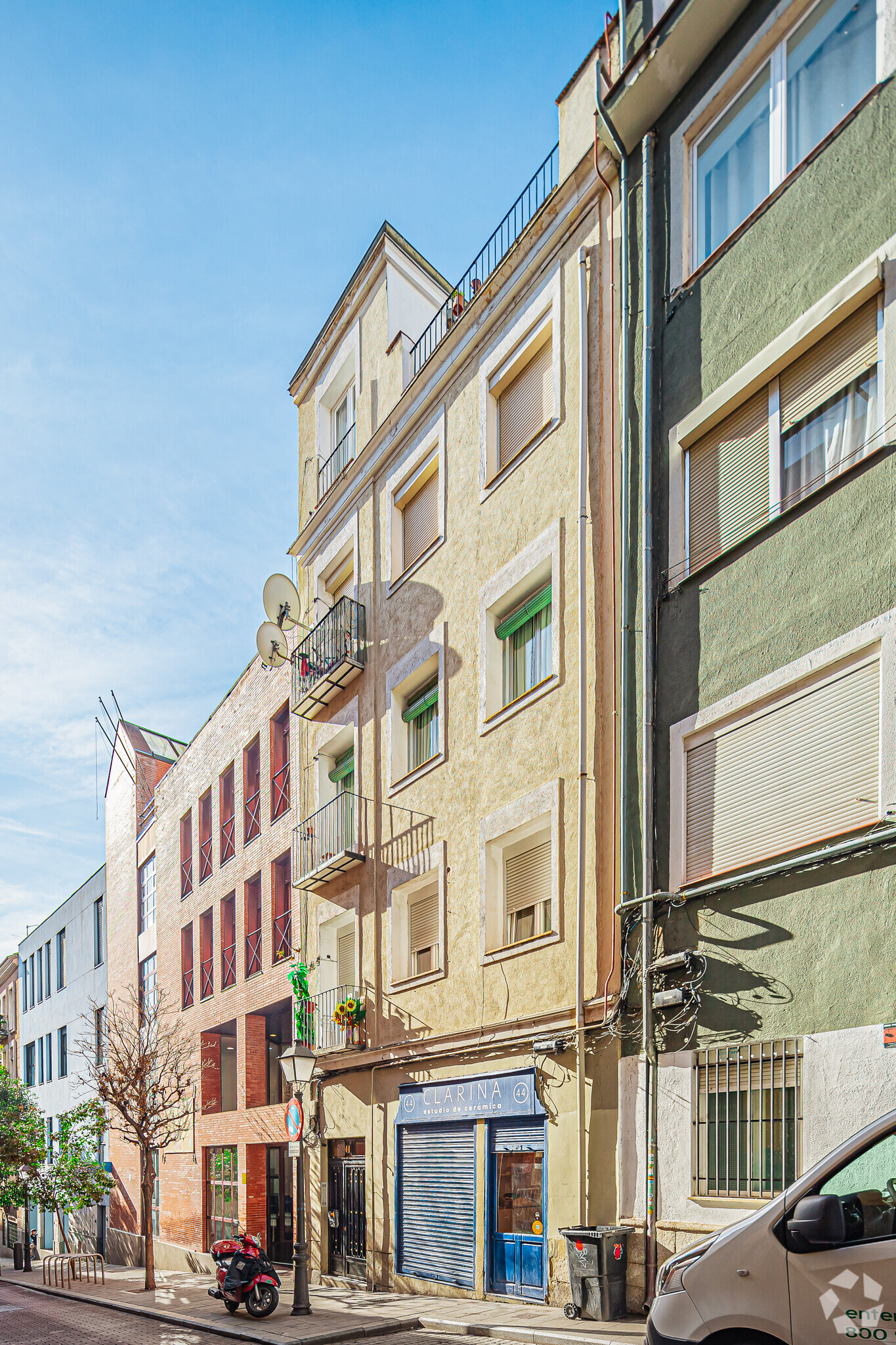 Multifamily in Madrid, MAD for sale Primary Photo- Image 1 of 3