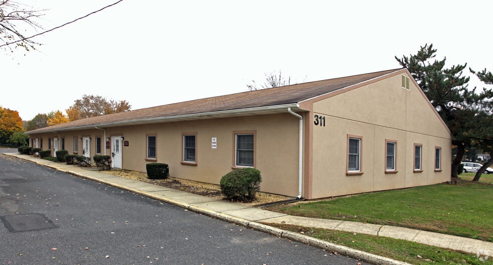 311 White Horse Ave, Hamilton, NJ for lease - Building Photo - Image 3 of 34