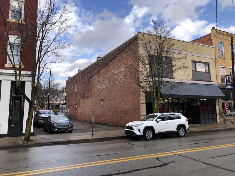 153 Market St, Leechburg, PA for sale - Building Photo - Image 1 of 1