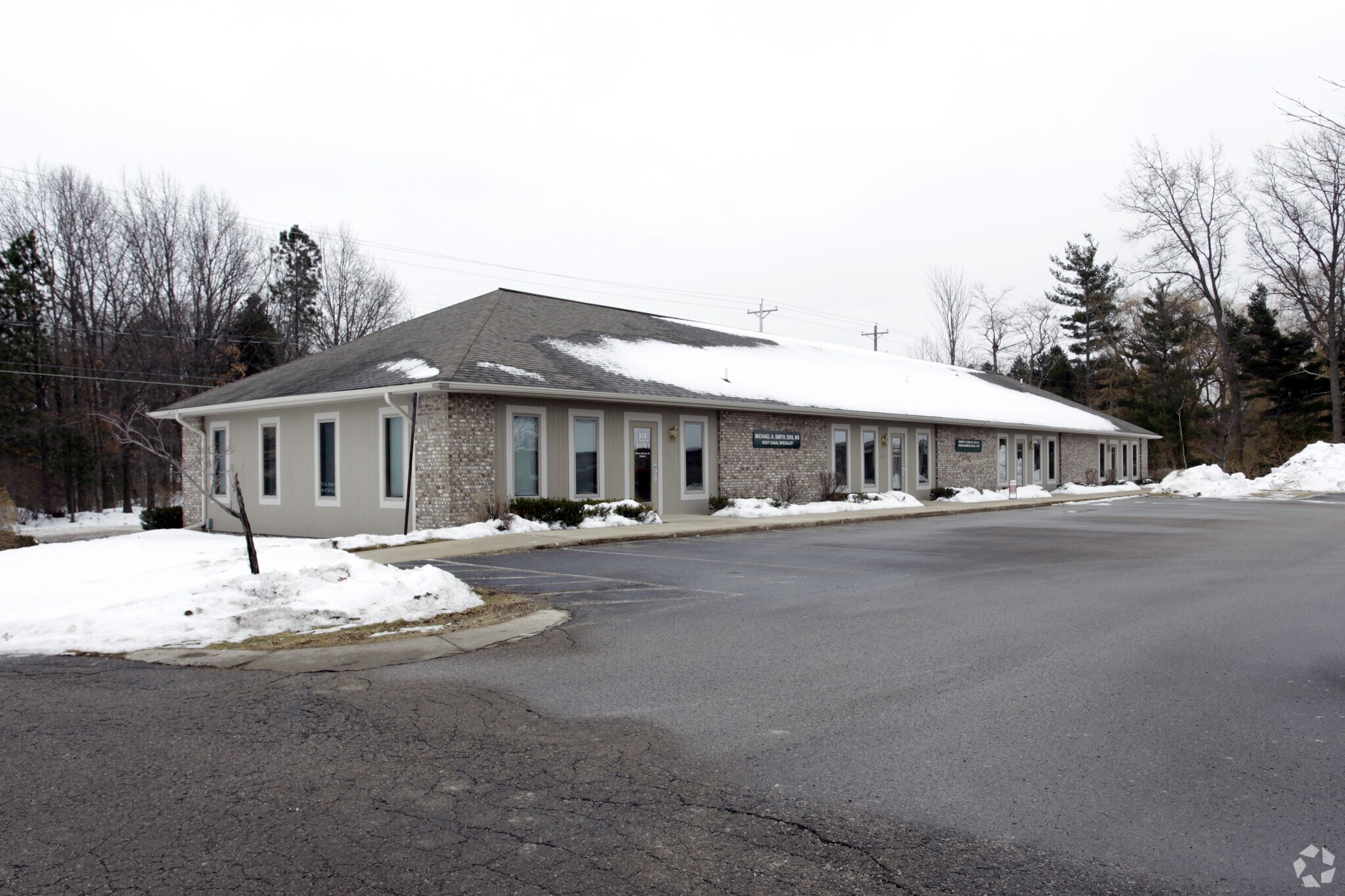 925 S Beechtree St, Grand Haven, MI for sale Primary Photo- Image 1 of 1
