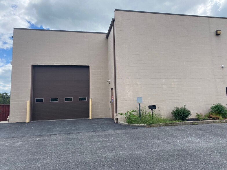 121 Centerville Rd, Lancaster, PA 17603 Office for Lease