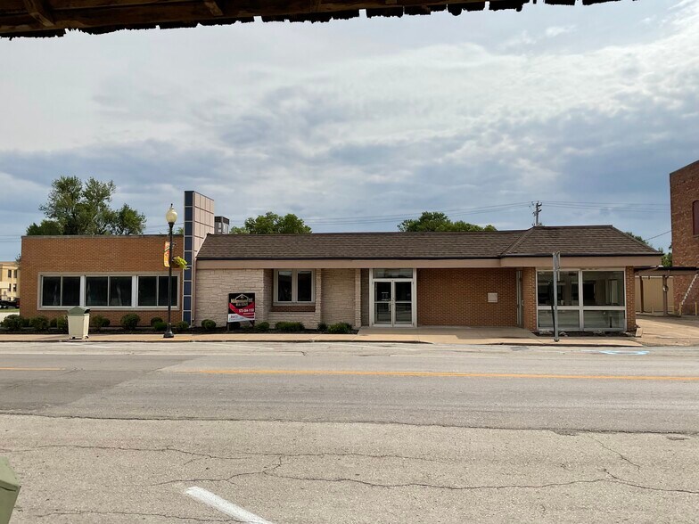 220 N Sturgeon St, Montgomery City, MO 63361 Retail for Sale