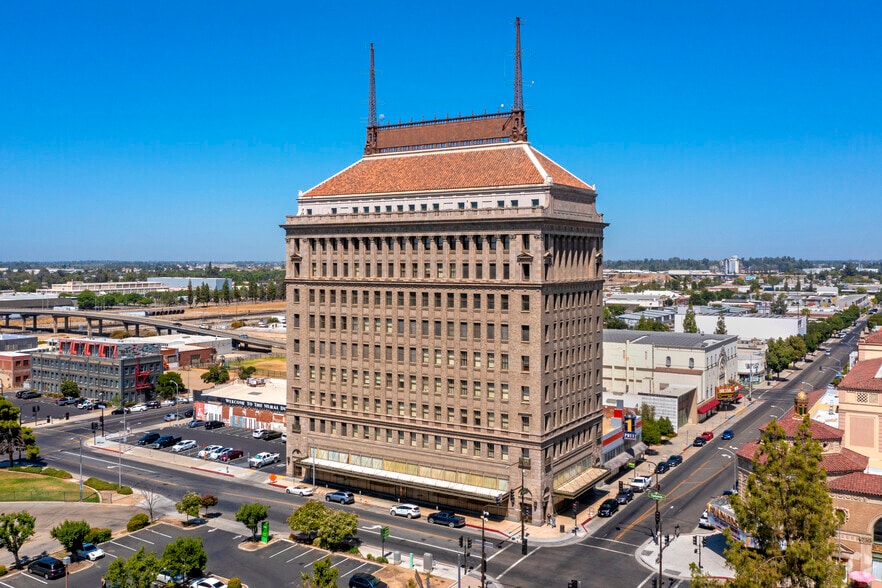 1401 Fulton St, Fresno, CA for lease - Building Photo - Image 2 of 5