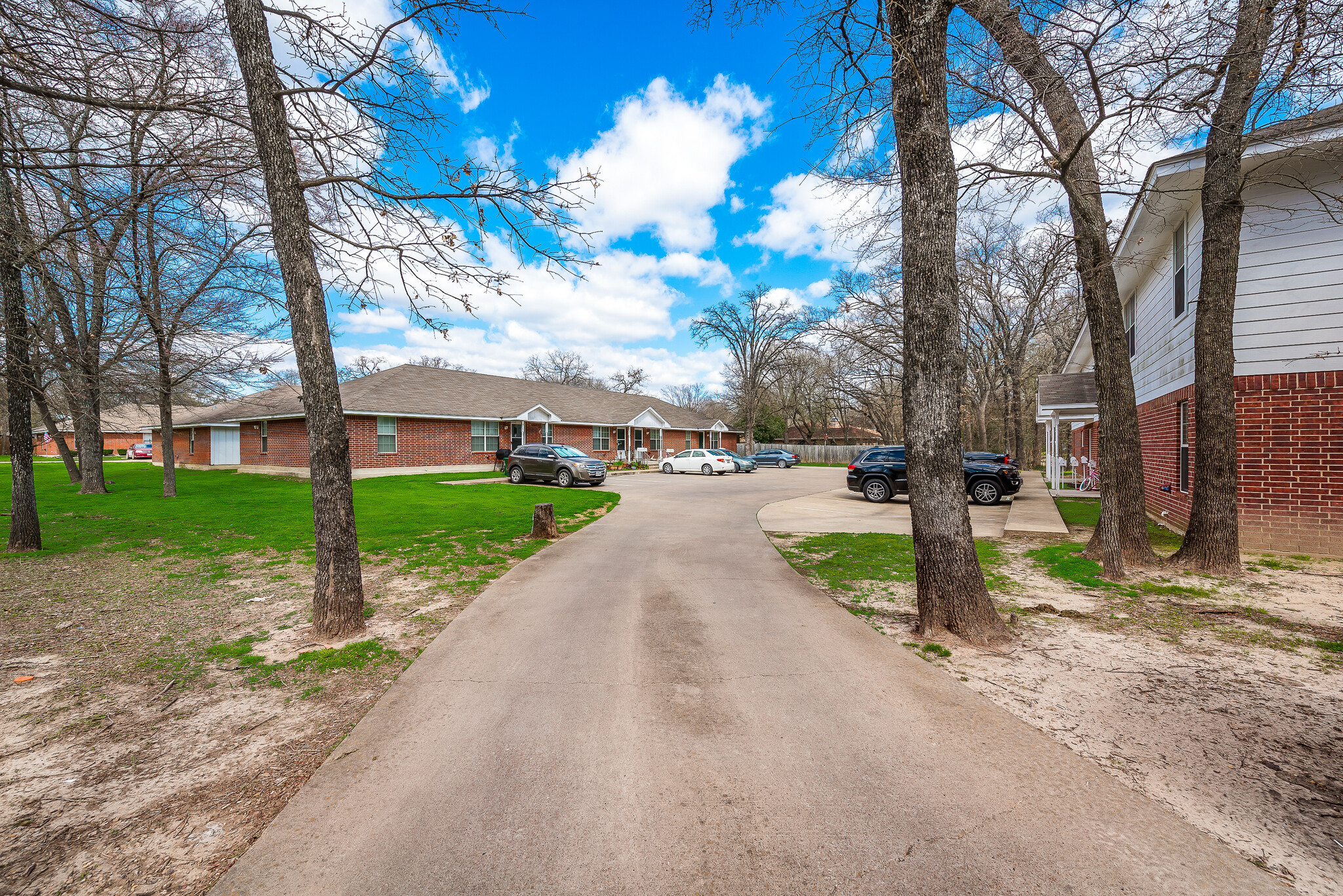 2221 Bowie Dr, Corsicana, TX for sale Primary Photo- Image 1 of 1