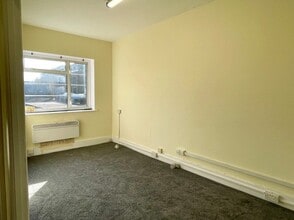 7-9 Massetts Rd, Horley for lease Interior Photo- Image 2 of 5