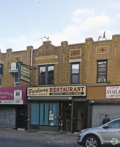 7504 13th Ave, Brooklyn, NY for lease - Building Photo - Image 2 of 6