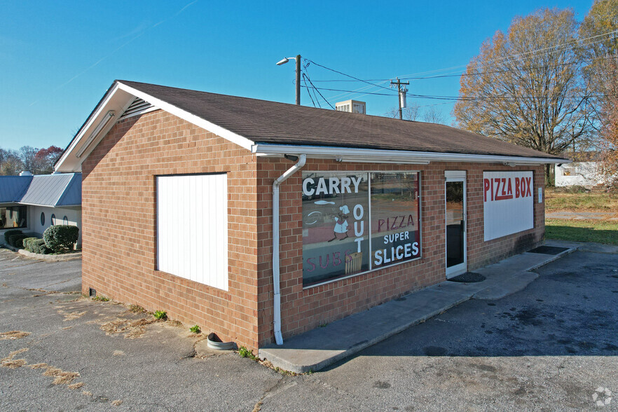 5135 Taylorsville Hwy, Stony Point, NC for sale - Primary Photo - Image 1 of 19