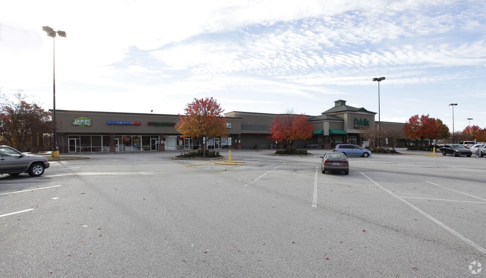 2700 Woodruff Rd, Simpsonville, SC for lease - Primary Photo - Image 1 of 9