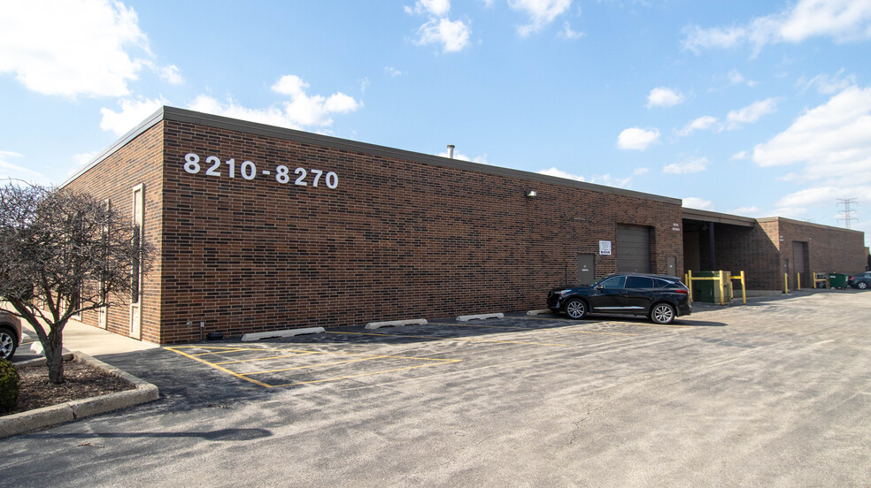 6200-6288 Oakton St, Morton Grove, IL for lease - Building Photo - Image 3 of 12