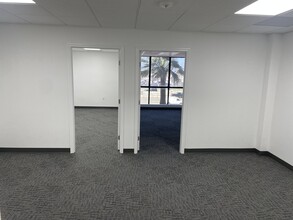 7506-7560 NW 70th St, Miami, FL for lease Interior Photo- Image 1 of 3