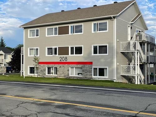 208 Rue Bell, Cowansville, QC for sale - Primary Photo - Image 1 of 1