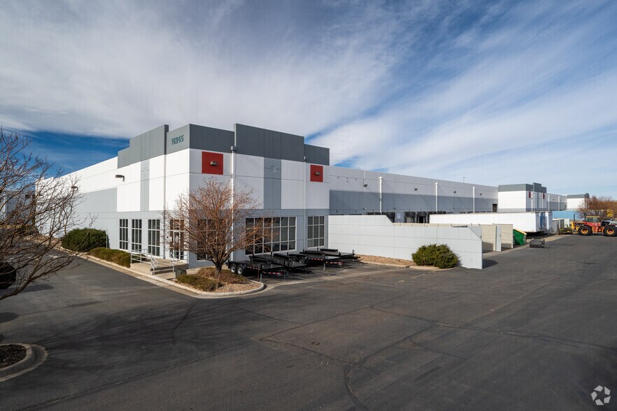 16265 E 33rd Dr, Aurora, CO for sale - Primary Photo - Image 1 of 1
