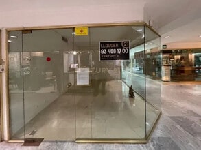 Retail in Barcelona, Barcelona for lease Interior Photo- Image 2 of 2