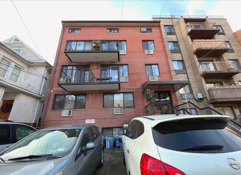 7562 113th St, Flushing, NY for sale - Building Photo - Image 1 of 1